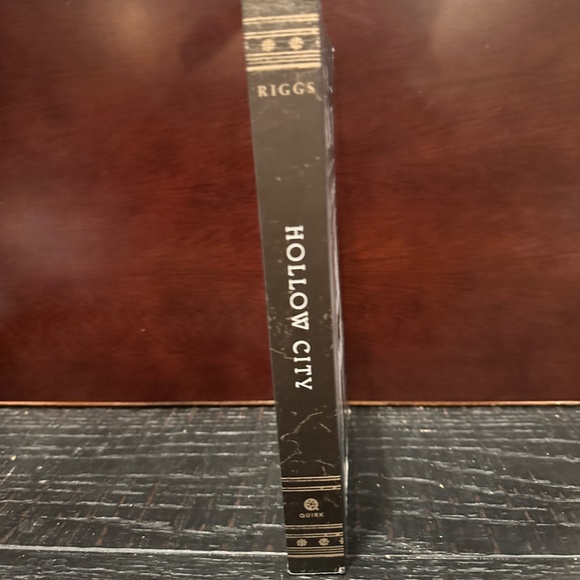 3 for $10 * Hollow City The Second Novel of Miss Peregrine's Peculiar Children - Picture 2 of 6